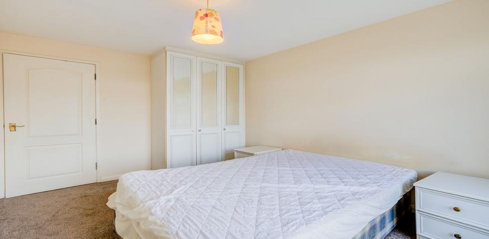 			NO TENANTS ADMINISTRATION FEES , 1 Bedroom, 1 bath, 1 reception Flat			 Swynford Gardens, Hendon Central